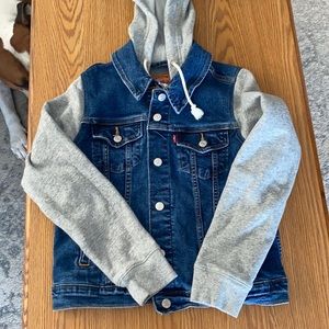 Medium sweatshirt jean jacket